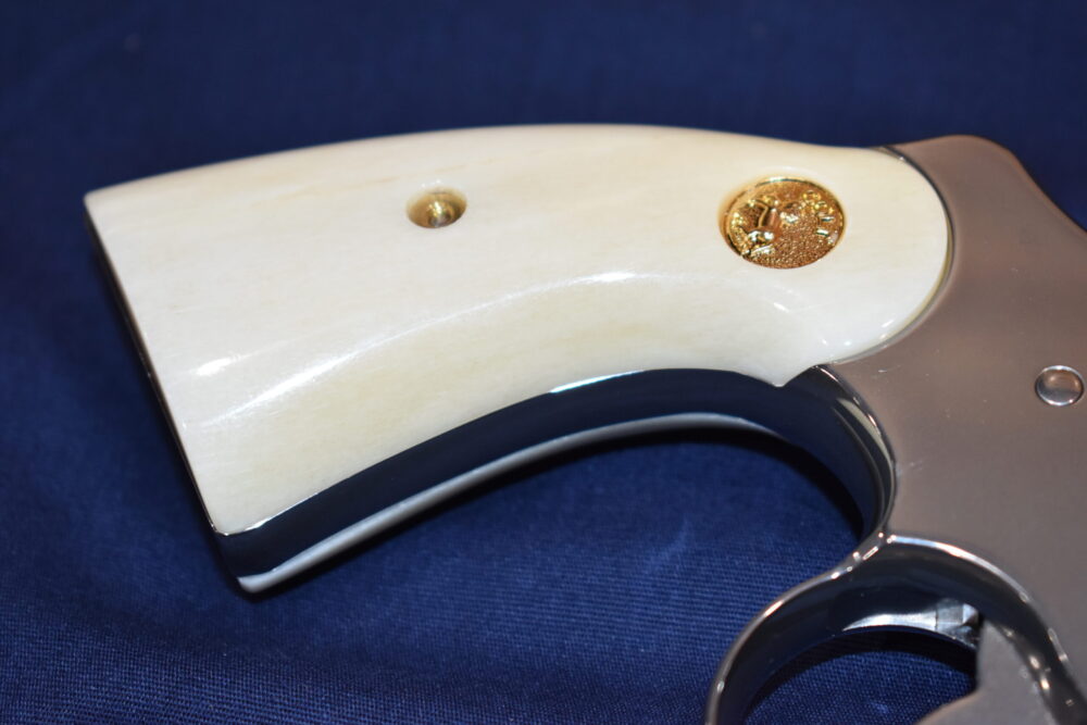 COLT PYTHON PREMIUM GRADE GIRAFFE BONE GRIPS CPGB23 - Image 6