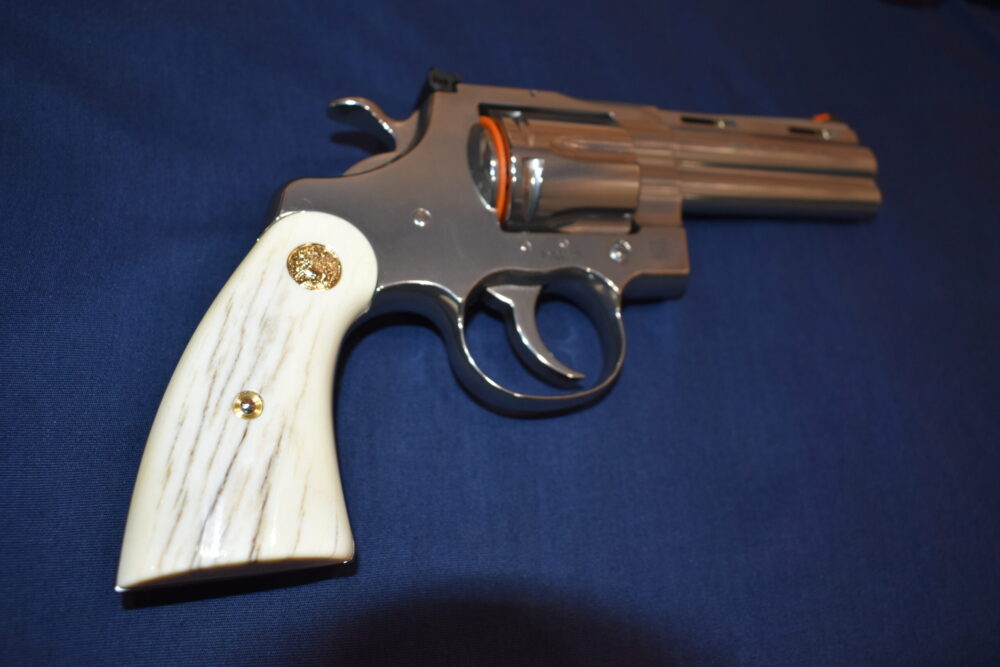 COLT PYTHON PREMIUM GRADE GIRAFFE BONE GRIPS CPGB22 - Image 8