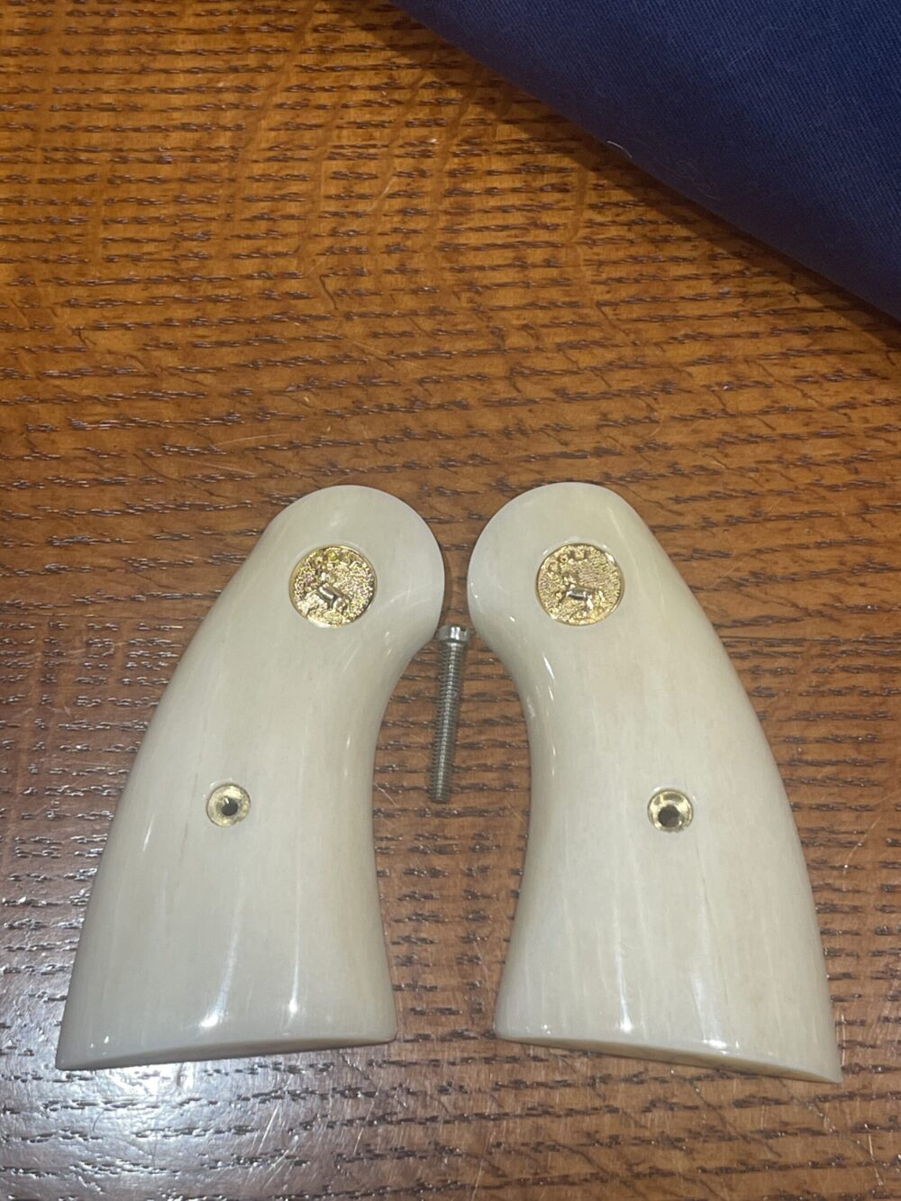 COLT PYTHON PREMIUM GRADE GIRAFFE BONE GRIPS CPGB23