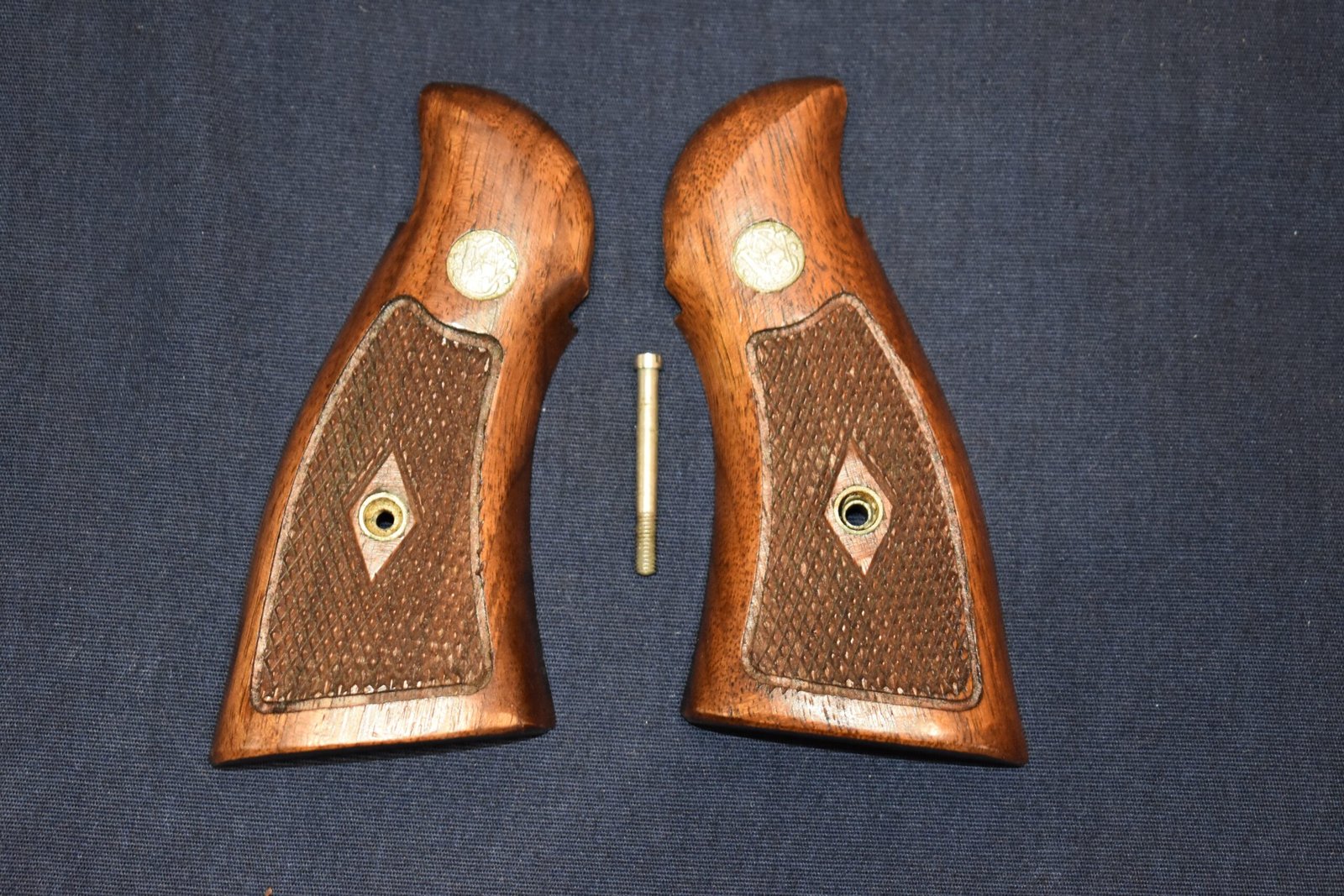 SMITH & WESSON N FRAME DIAMOND MAGNA GRIPS NDM17