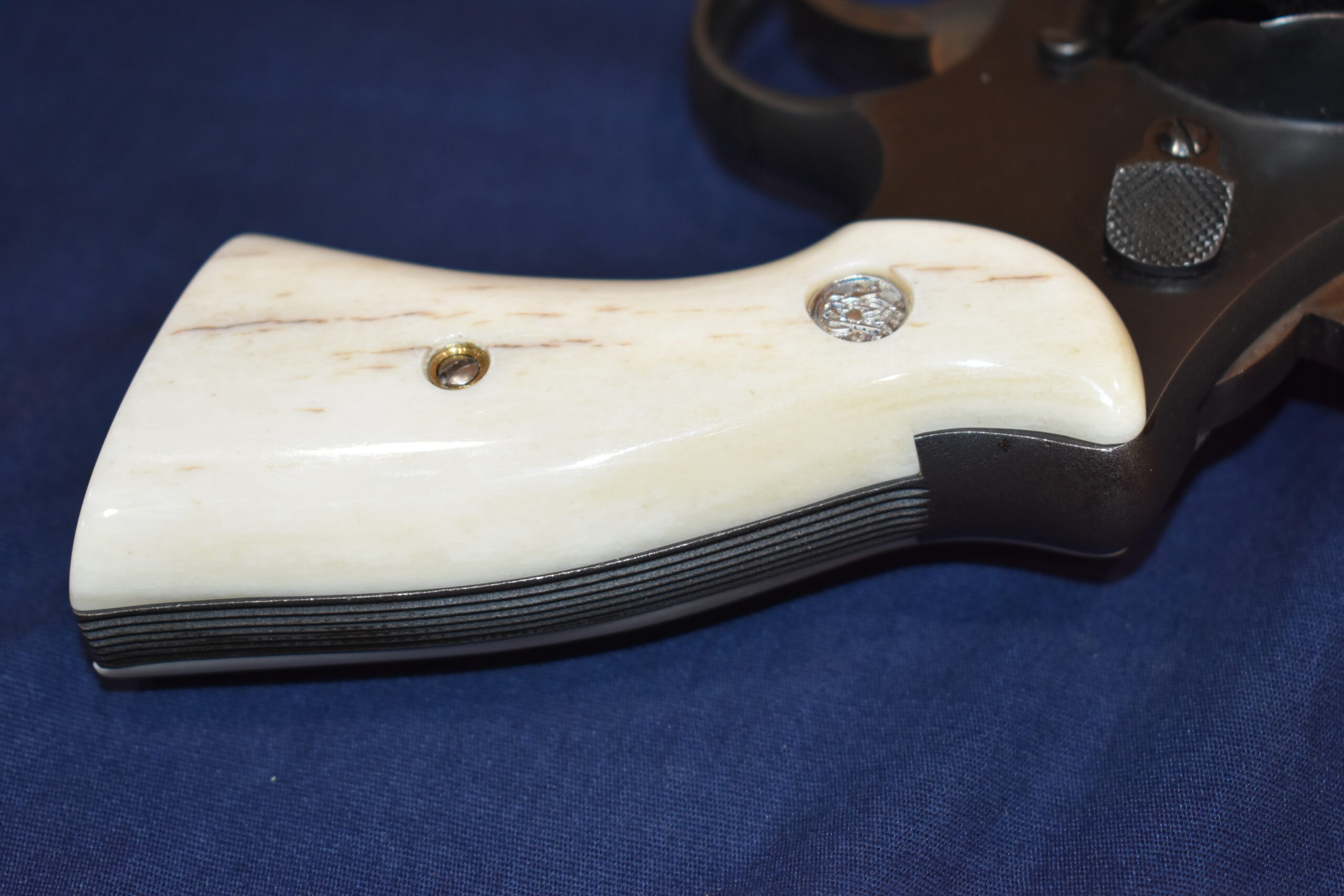 SMITH & WESSON N FRAME PREMIUM GRADE GIRAFFE BONE GRIPS SWNGB18 - Image 6