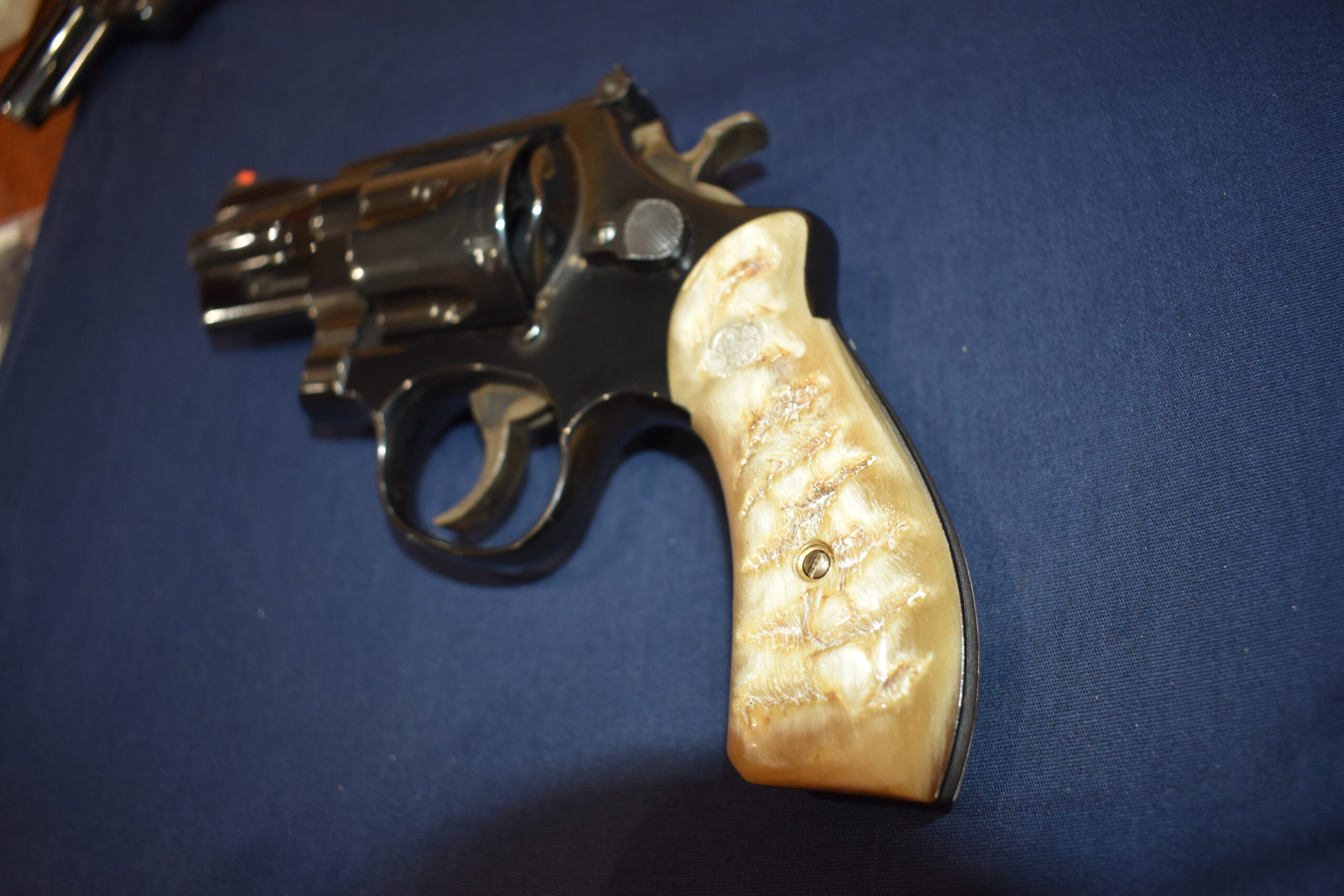 SMITH & WESSON N FRAME ROUND BUTT PREMIUM GRADE RAMS HORN GRIPS NRH15 - Image 5