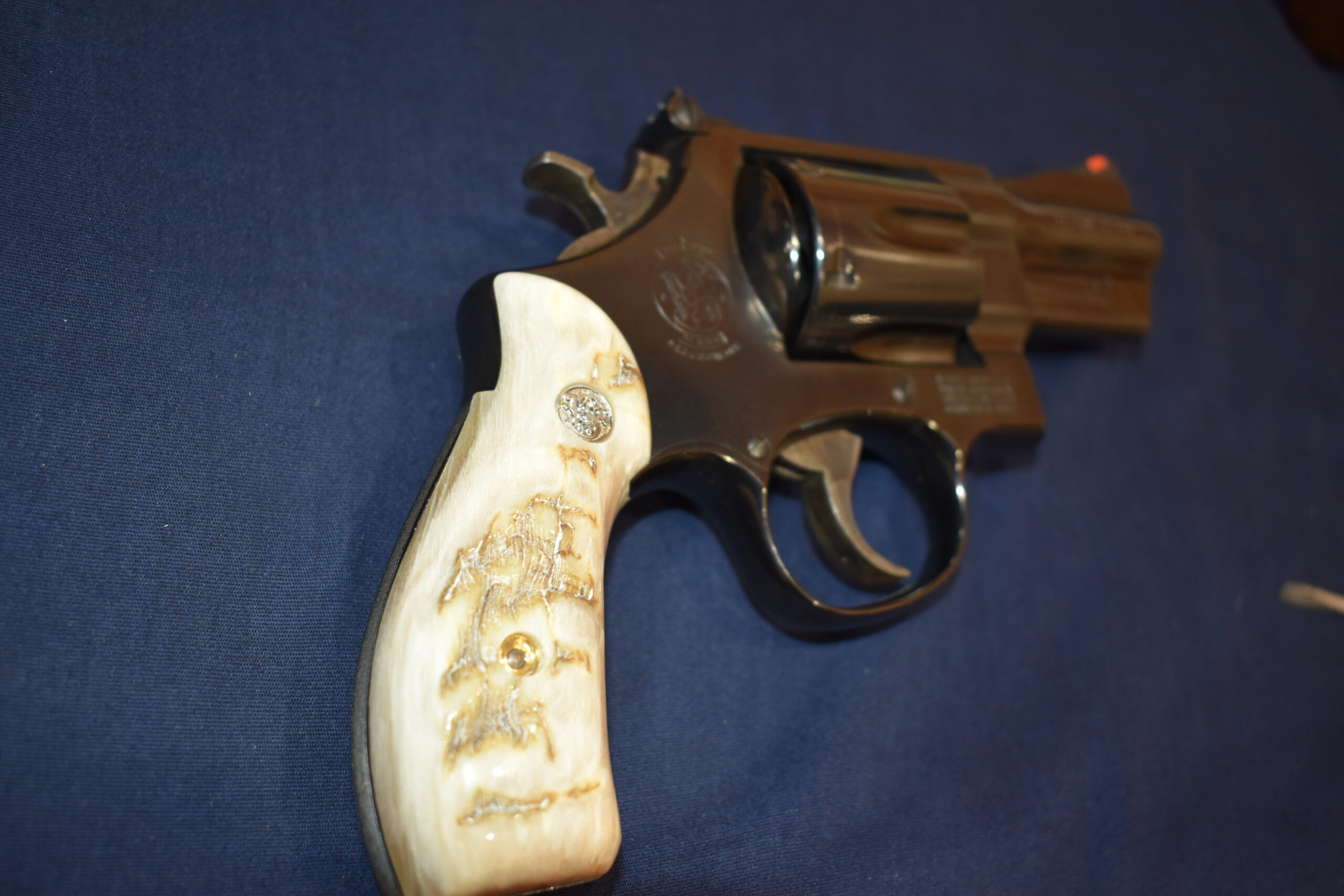 SMITH & WESSON N FRAME ROUND BUTT PREMIUM GRADE RAMS HORN GRIPS NRH15 - Image 8