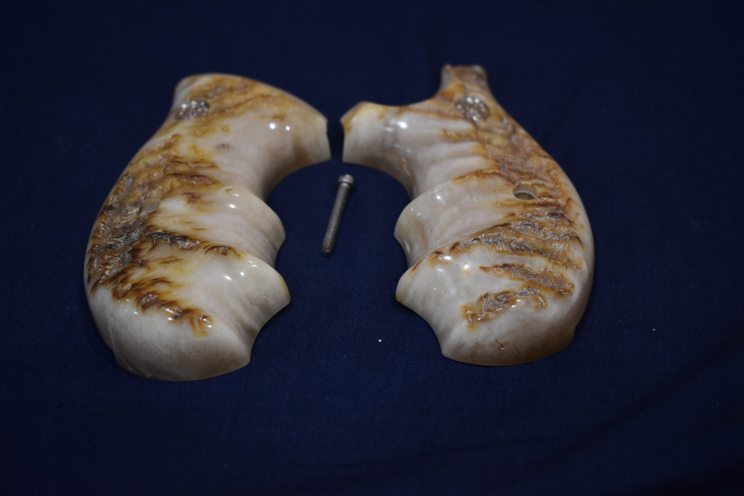 SMITH & WESSON K FRAME ROUND BUTT COMBAT RAMS HORN GRIPS KRBRHC1 - Image 3