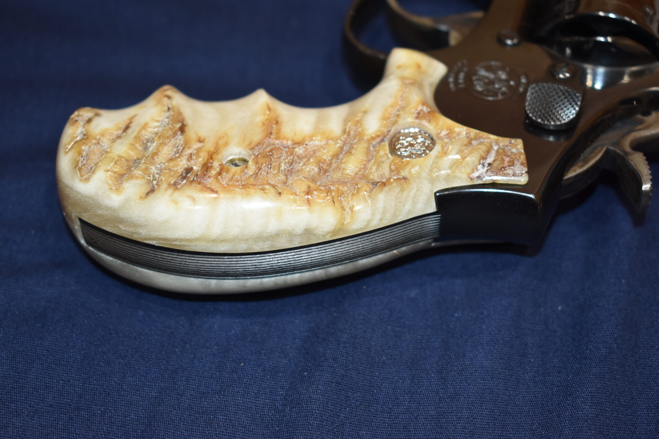 SMITH & WESSON K FRAME ROUND BUTT COMBAT RAMS HORN GRIPS KRBRHC1 - Image 6