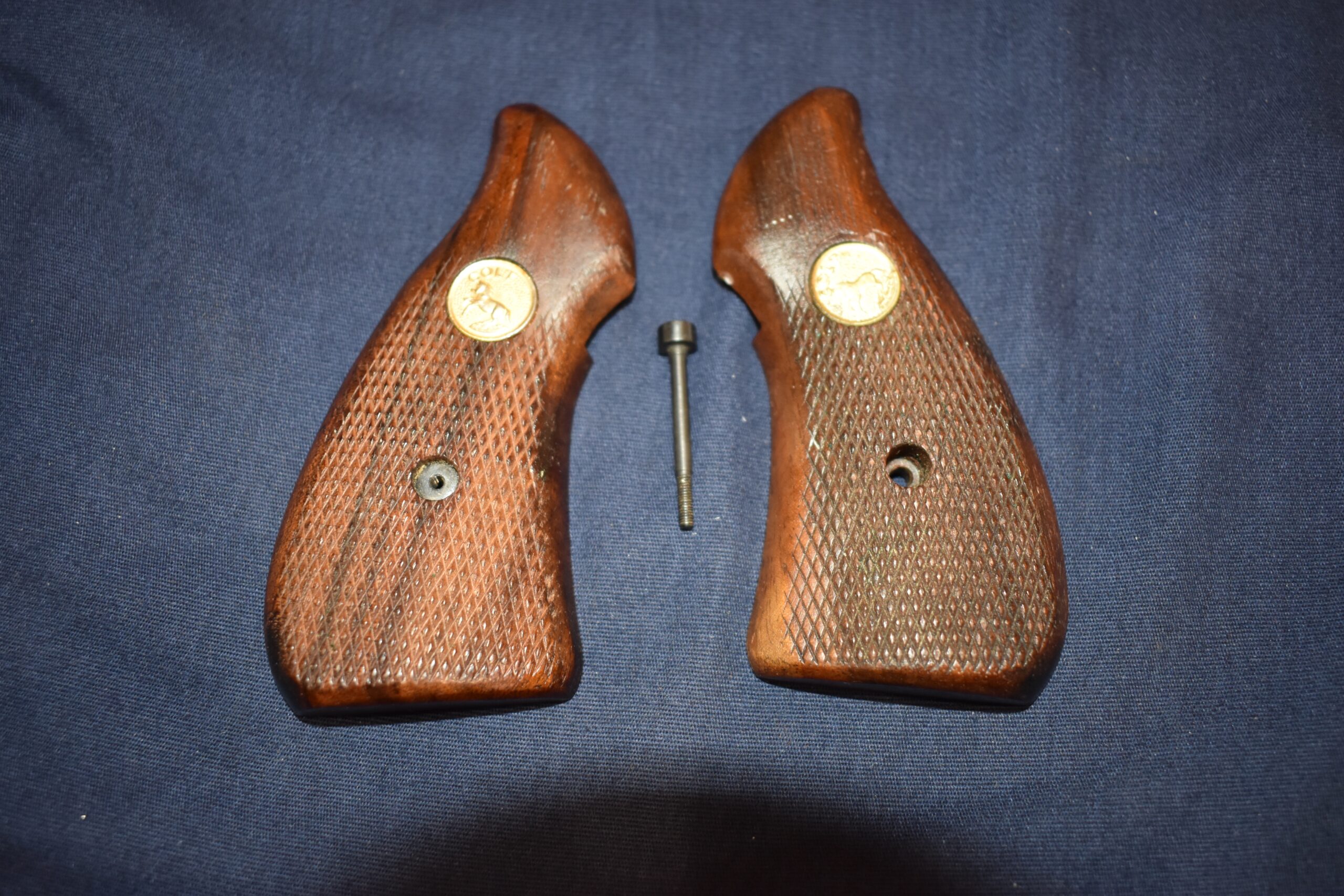 COLT LAWMAN MK III 2" FACTORY SERVICE GRIPS LMMK3