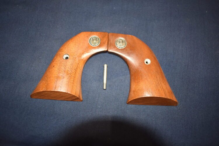 RUGER NEW MODEL BLACKHAWK / OLD VAQUERO GRIPS RBHFW1