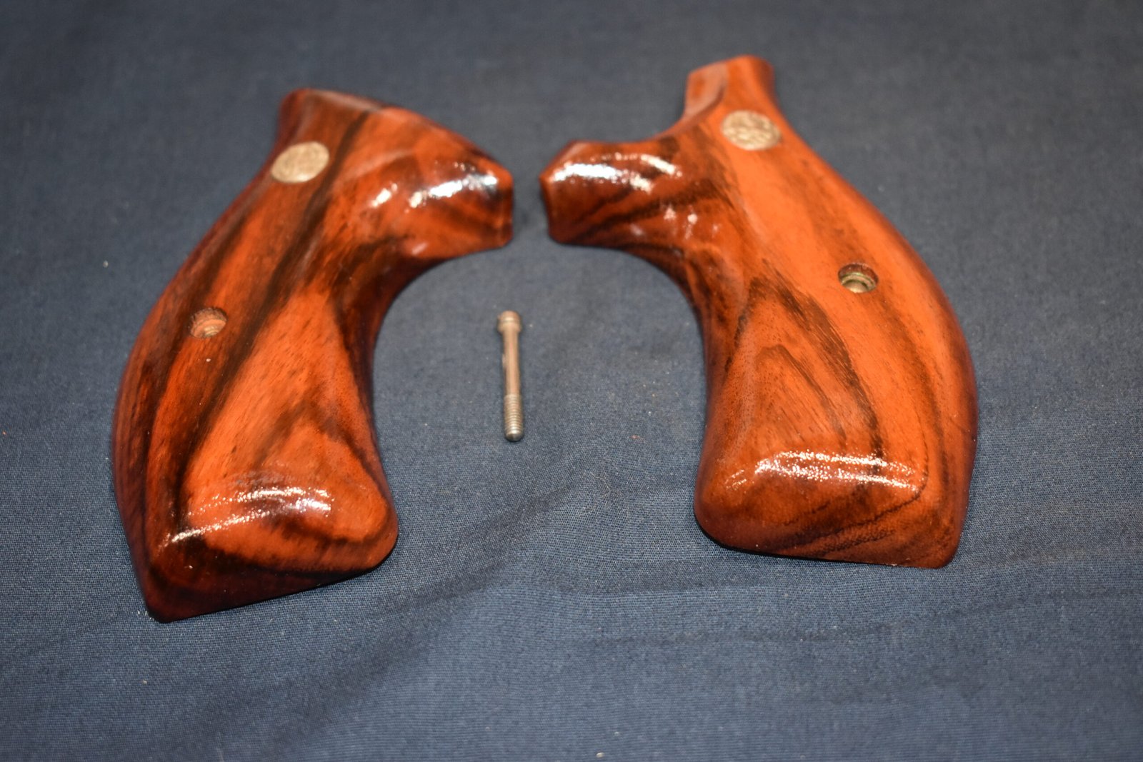 SMITH & WESSON FACTORY K FRAME ROUND BUTT PRESENTATION TARGET GRIPS KRBTP9 - Image 3