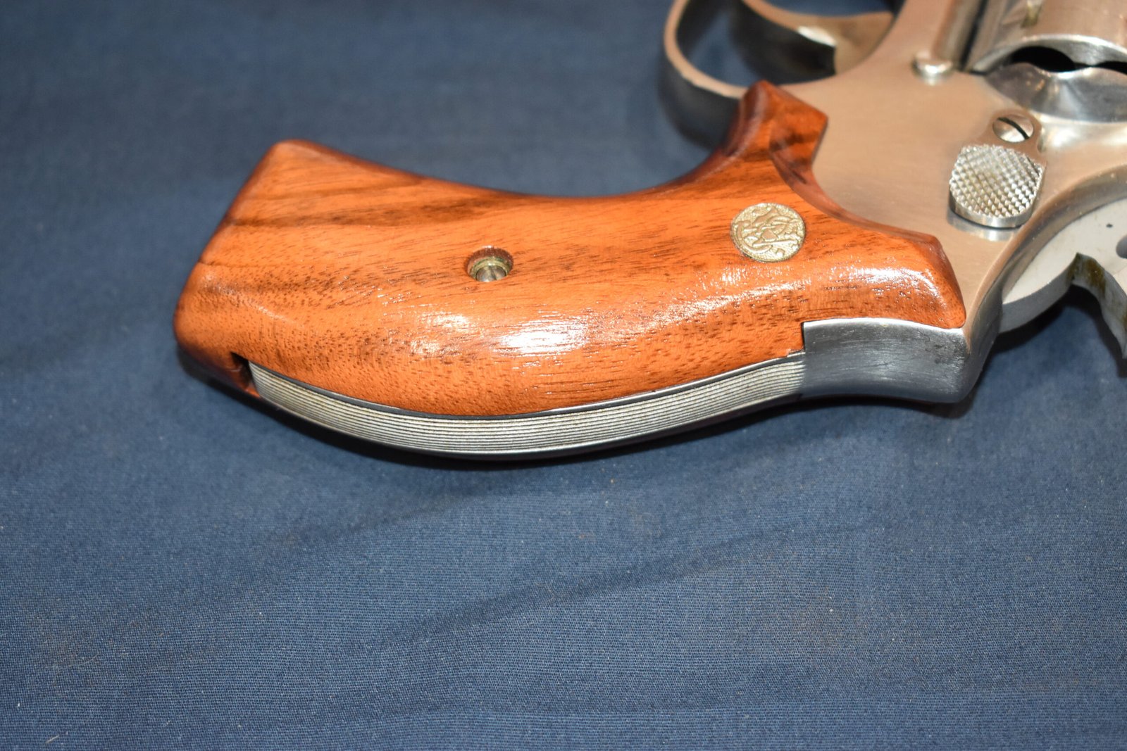 SMITH & WESSON FACTORY K FRAME ROUND BUTT PRESENTATION TARGET GRIPS KRBTP9 - Image 6