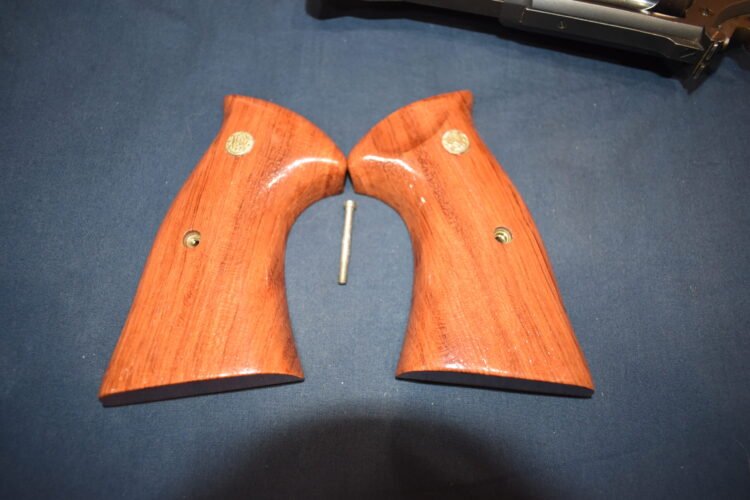 SMITH & WESSON N FRAME ROSEWOOD TARGET PRESENTATION GRIPS NTP13