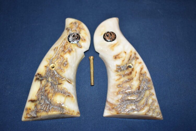 RUGER REDHAWK SQUARE BUTT PREMIUM GRADE RAMS HORN GRIPS RRHRH4