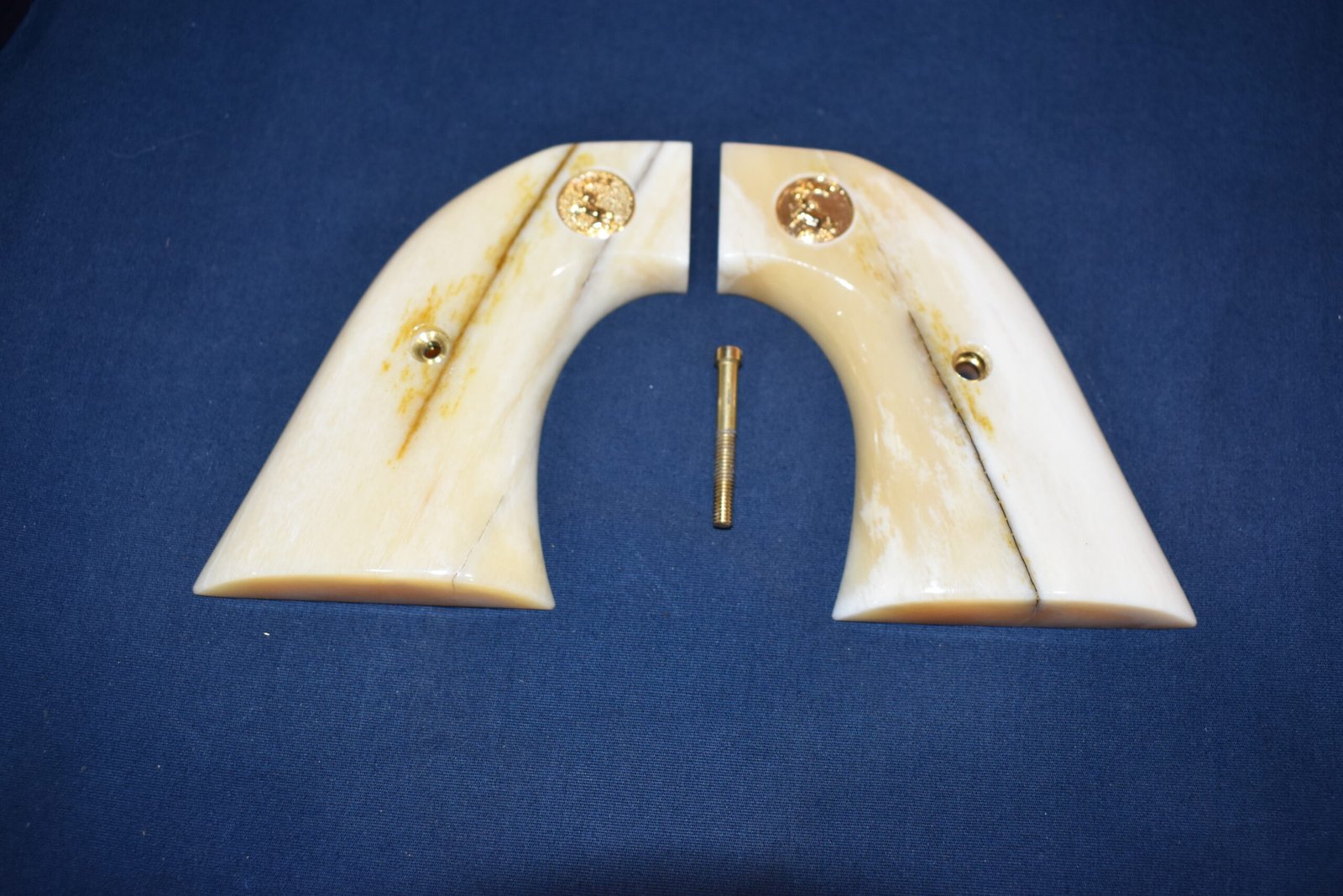 COLT SINGLE ACTION ARMY (S.A.A.) PREMIUM GRADE GIRAFFE BONE GRIPS SAAGB9