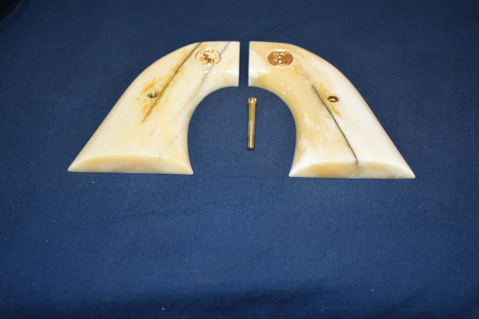 COLT SINGLE ACTION ARMY (S.A.A.) PREMIUM GRADE GIRAFFE BONE GRIPS SAAGB9 - Image 3
