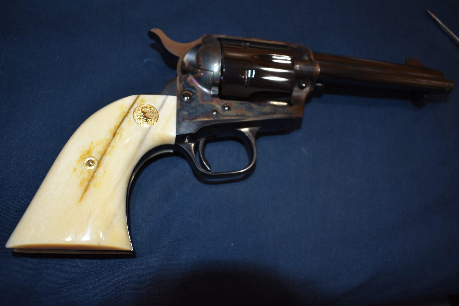 COLT SINGLE ACTION ARMY (S.A.A.) PREMIUM GRADE GIRAFFE BONE GRIPS SAAGB9 - Image 8