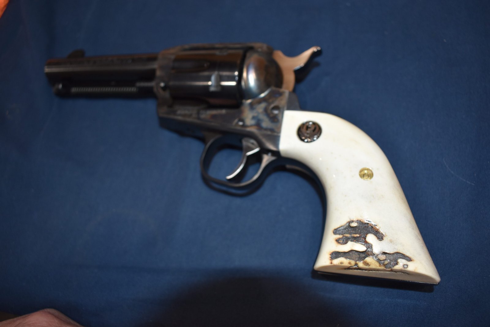 RUGER NEW MODEL BLACKHAWK OR OLD VAQUERO VINTAGE SAMBAR STAG GRIPS RBHS34 - Image 5