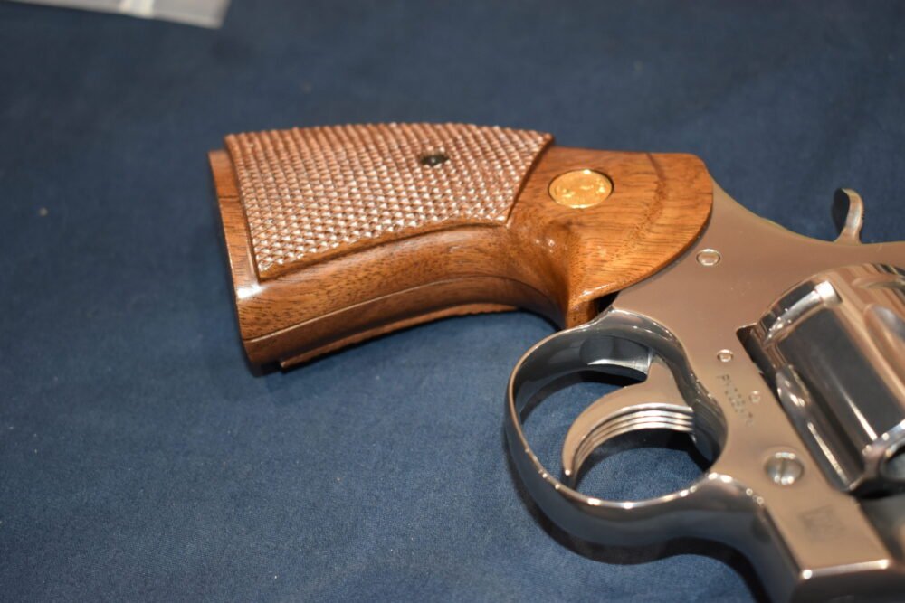COLT PYTHON 3rd GENERATION FACTORY TARGET GRIPS CP11 | Rogers Guns & Grips