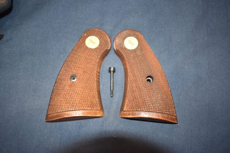 COLT PYTHON FACTORY SERVICE GRIPS   CPFS1