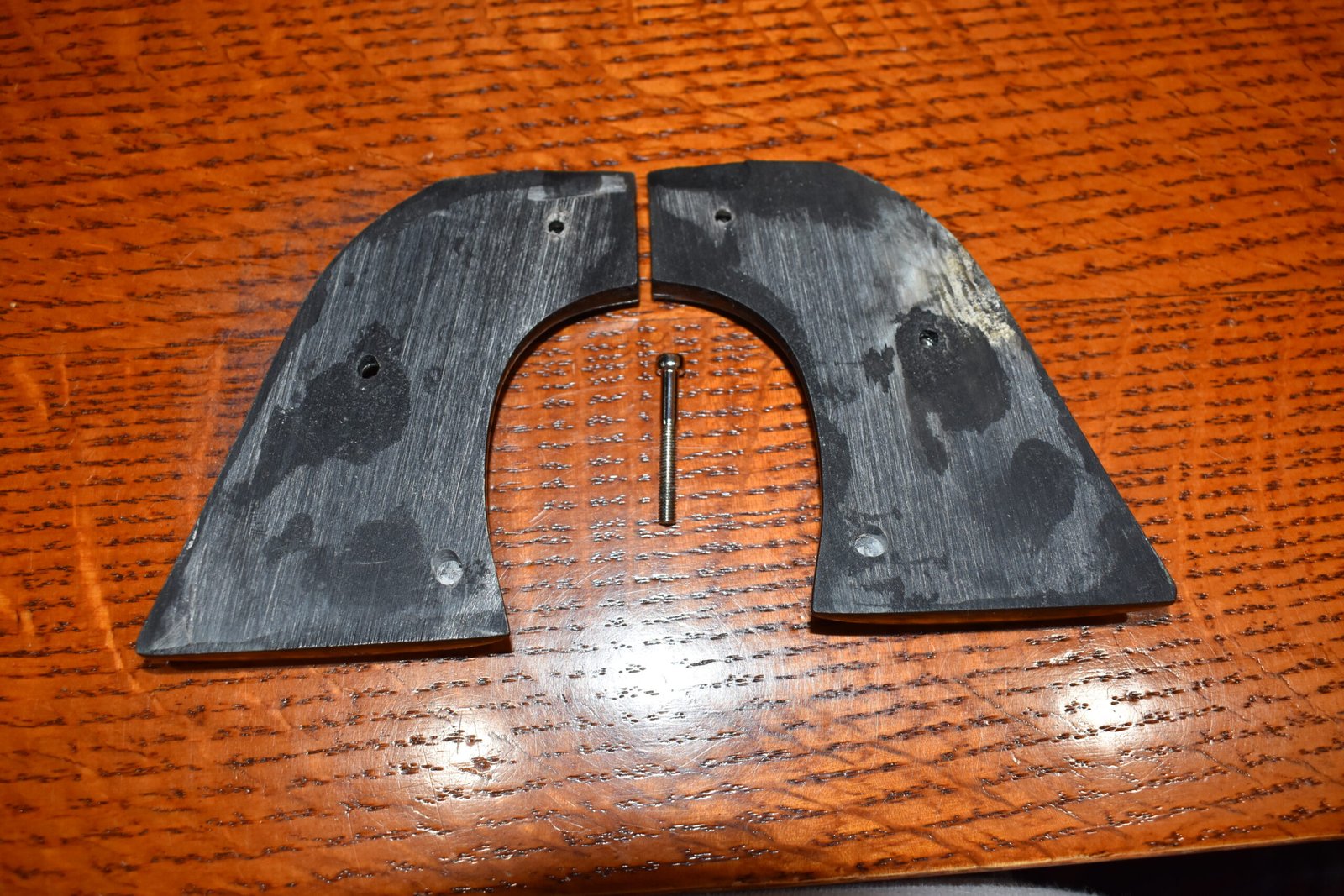 RUGER NEW MODEL BLACKHAWK OR OLD VAQUERO SMOOTH BUFFALO HORN GRIPS RBHBH22 - Image 4
