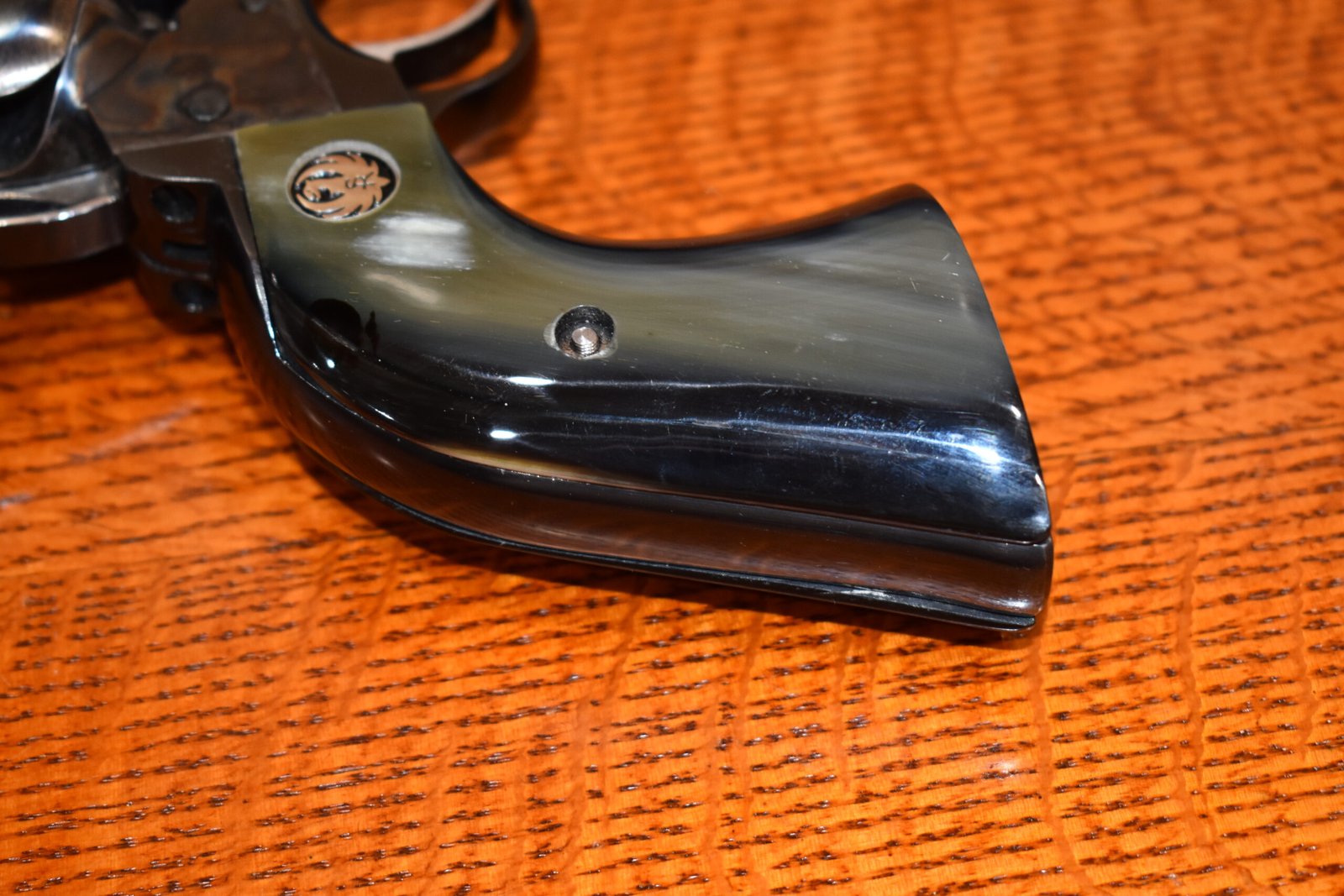 RUGER NEW MODEL BLACKHAWK OR OLD VAQUERO SMOOTH BUFFALO HORN GRIPS RBHBH22 - Image 7