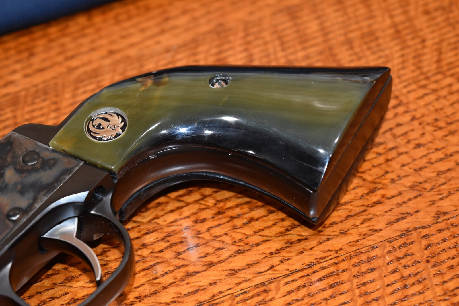 RUGER NEW MODEL BLACKHAWK OR OLD VAQUERO SMOOTH BUFFALO HORN GRIPS RBHBH22 - Image 13