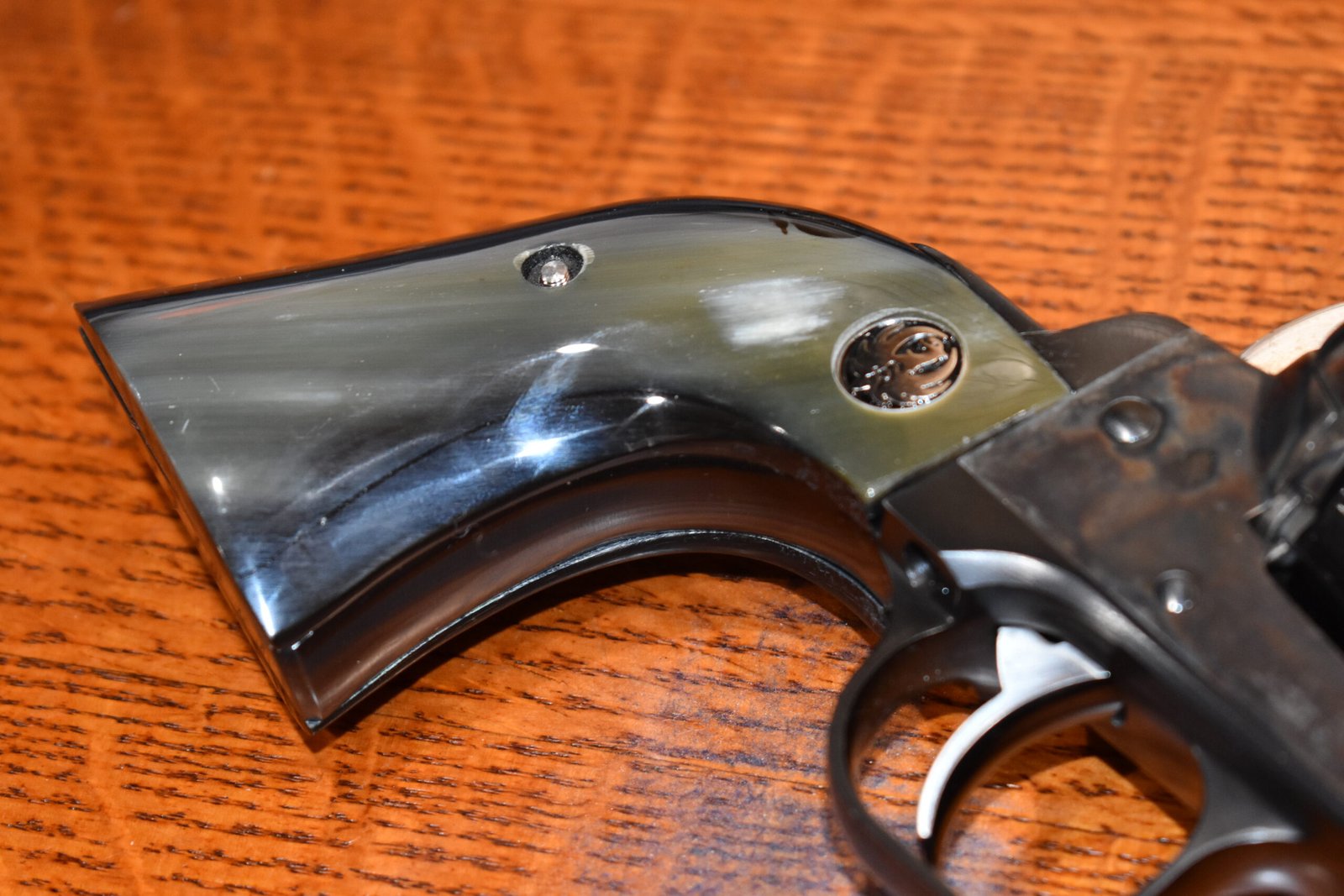 RUGER NEW MODEL BLACKHAWK OR OLD VAQUERO SMOOTH BUFFALO HORN GRIPS RBHBH22 - Image 12