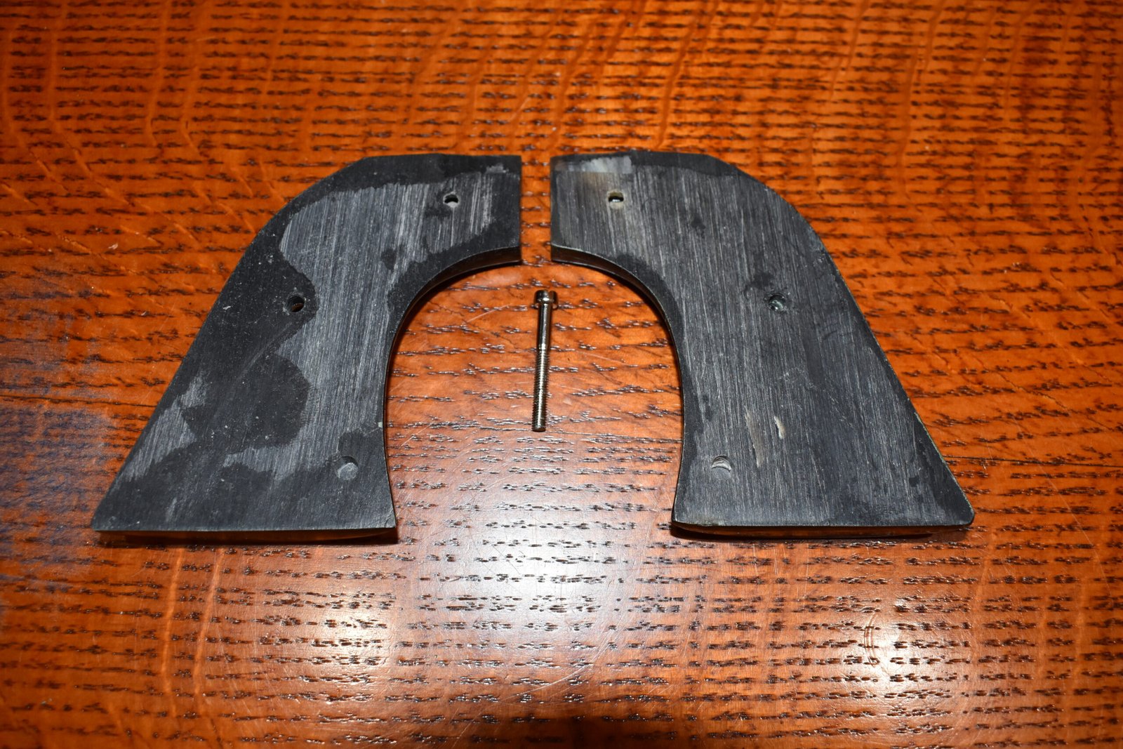 RUGER NEW MODEL BLACKHAWK OR OLD VAQUERO SMOOTH BUFFALO HORN GRIPS RBHBH23 - Image 4