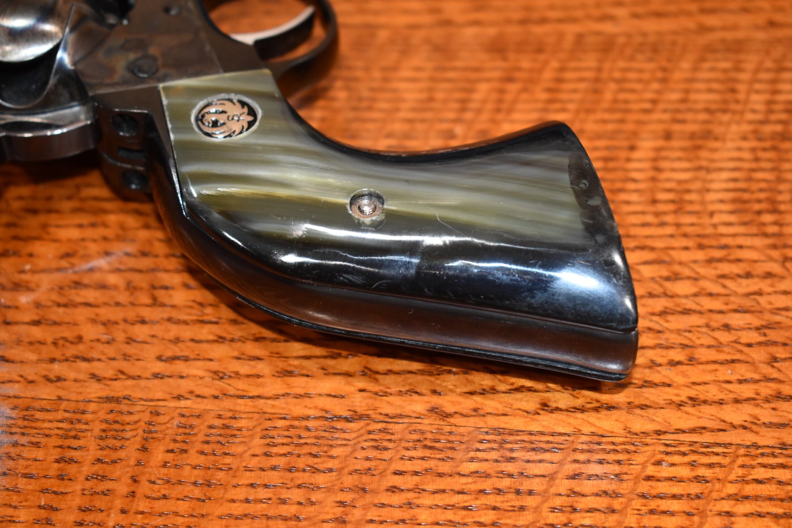 RUGER NEW MODEL BLACKHAWK OR OLD VAQUERO SMOOTH BUFFALO HORN GRIPS RBHBH23 - Image 7