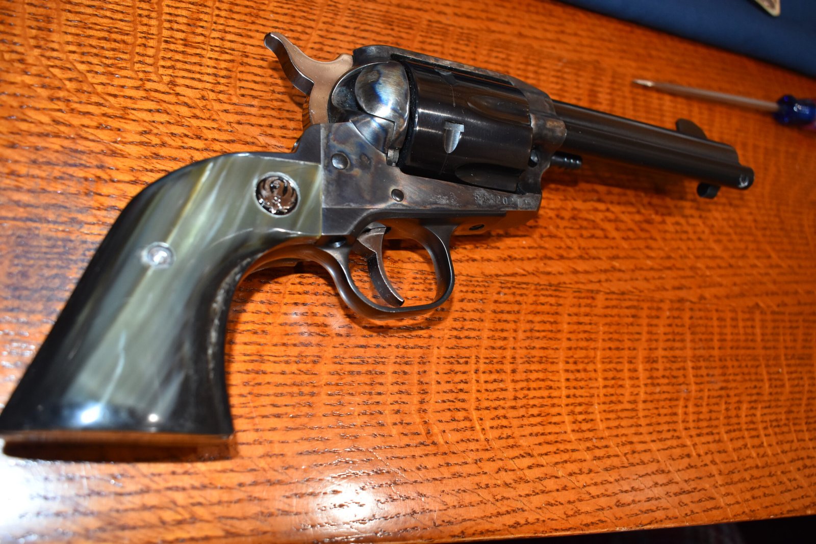 RUGER NEW MODEL BLACKHAWK OR OLD VAQUERO SMOOTH BUFFALO HORN GRIPS RBHBH23 - Image 8