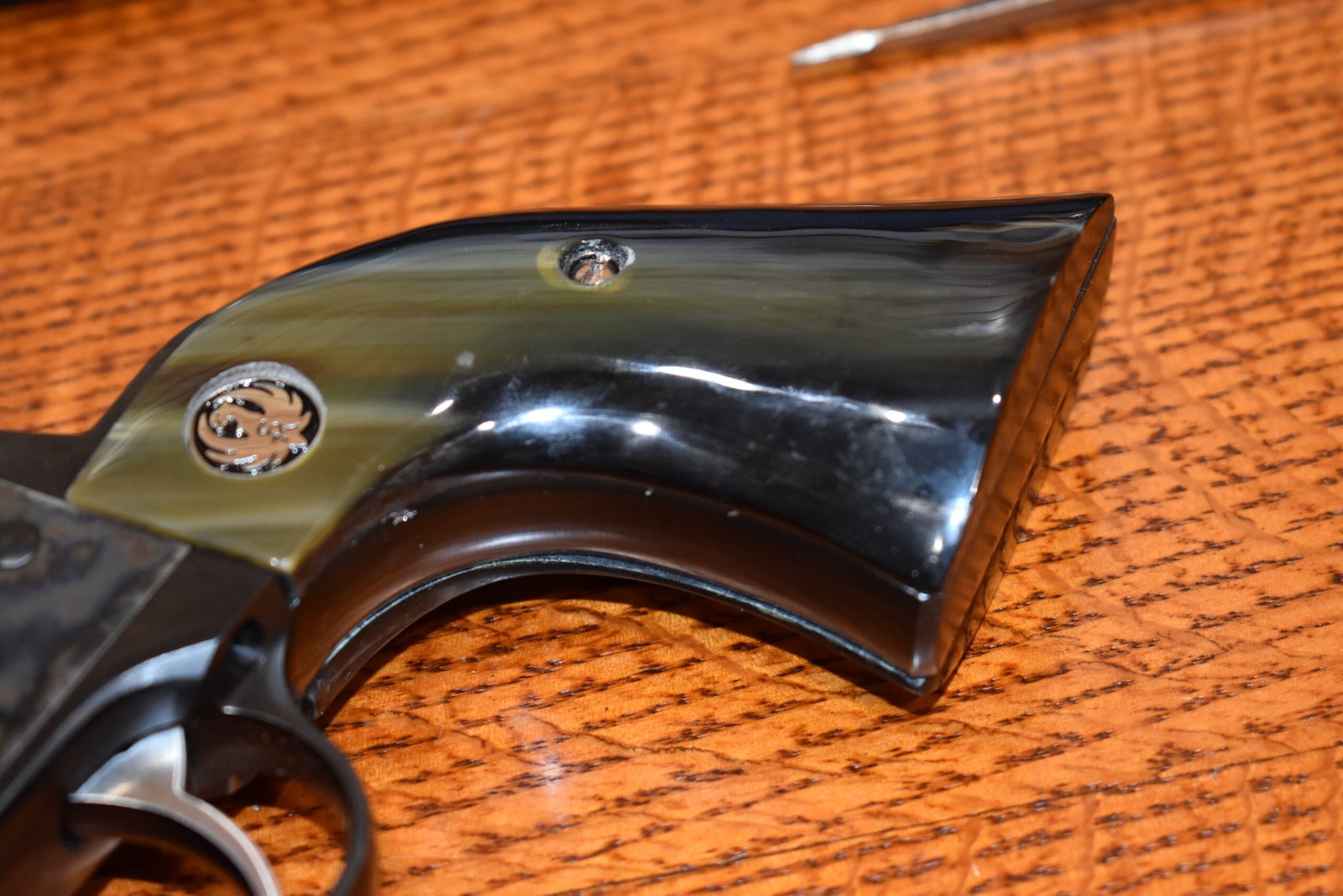 RUGER NEW MODEL BLACKHAWK OR OLD VAQUERO SMOOTH BUFFALO HORN GRIPS RBHBH23 - Image 13