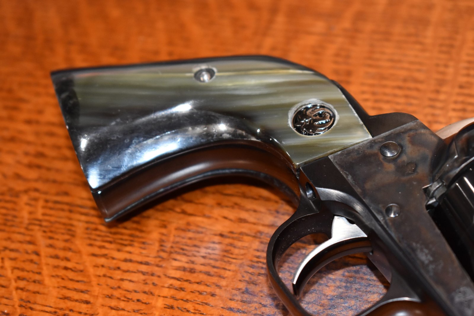 RUGER NEW MODEL BLACKHAWK OR OLD VAQUERO SMOOTH BUFFALO HORN GRIPS RBHBH23 - Image 12
