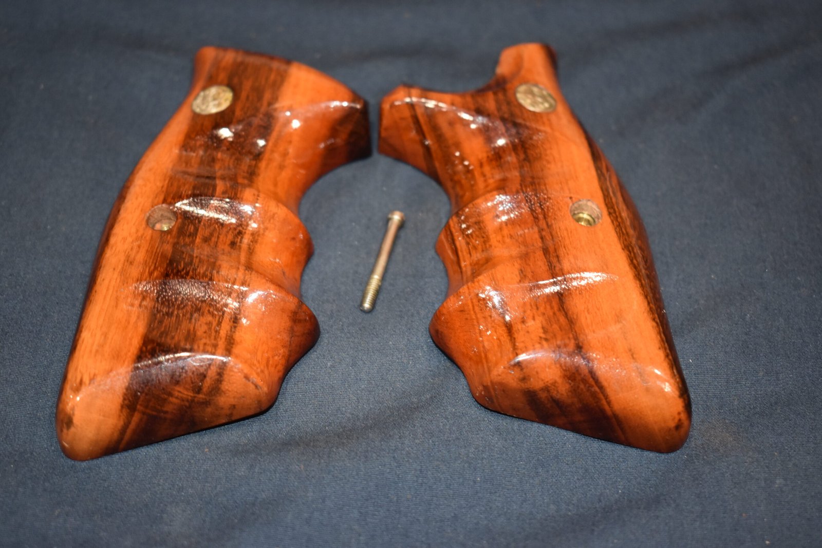 SMITH & WESSON K FRAME SQUARE BUTT FACTORY COMBAT GRIPS KSQC13 - Image 3