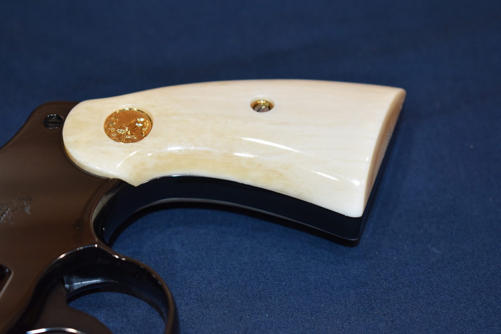 COLT PYTHON PREMIUM GRADE GIRAFFE BONE GRIPS CPGB31 - Image 15