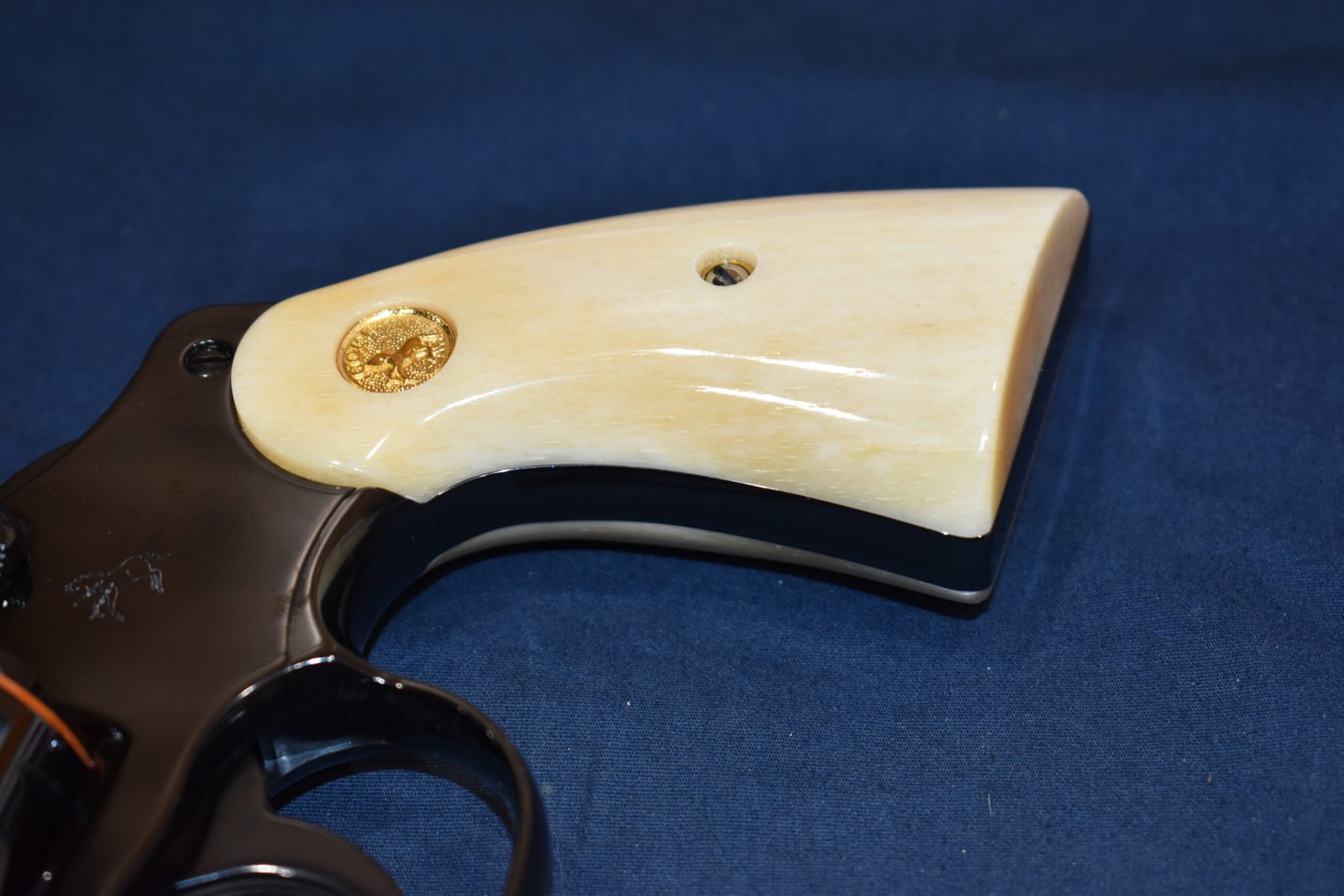 COLT PYTHON PREMIUM GRADE GIRAFFE BONE GRIPS CPGB32 - Image 13