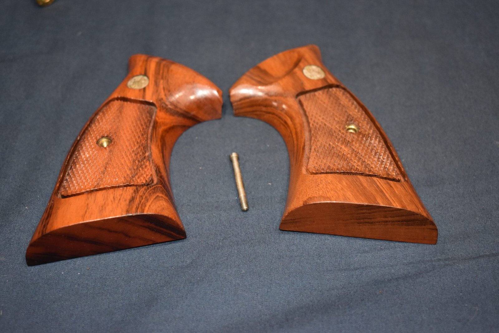 SMITH & WESSON FACTORY K FRAME TARGET GRIPS KCT37 - Image 3