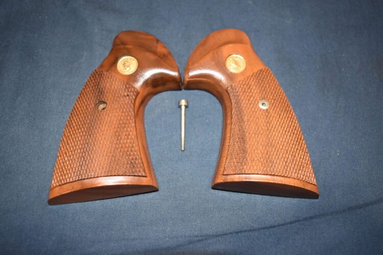 COLT PYTHON 3rd GENERATION FACTORY TARGET GRIPS CPT14