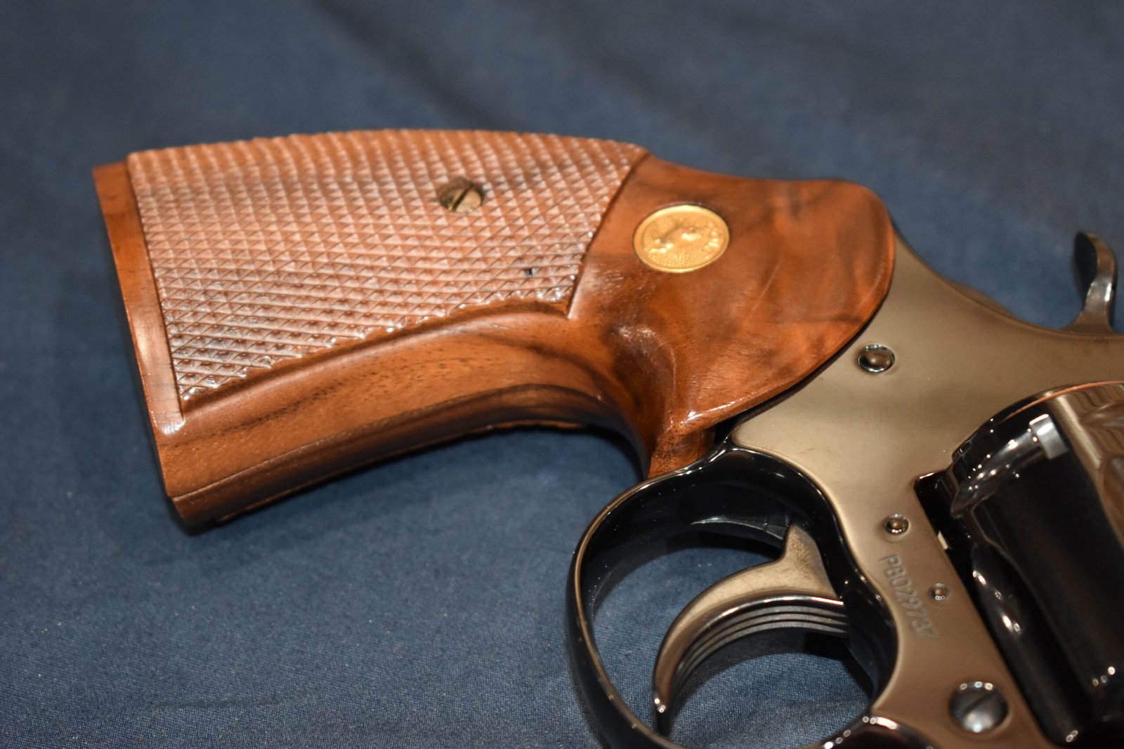 COLT PYTHON 3rd GENERATION FACTORY TARGET GRIPS CPT14 - Image 13