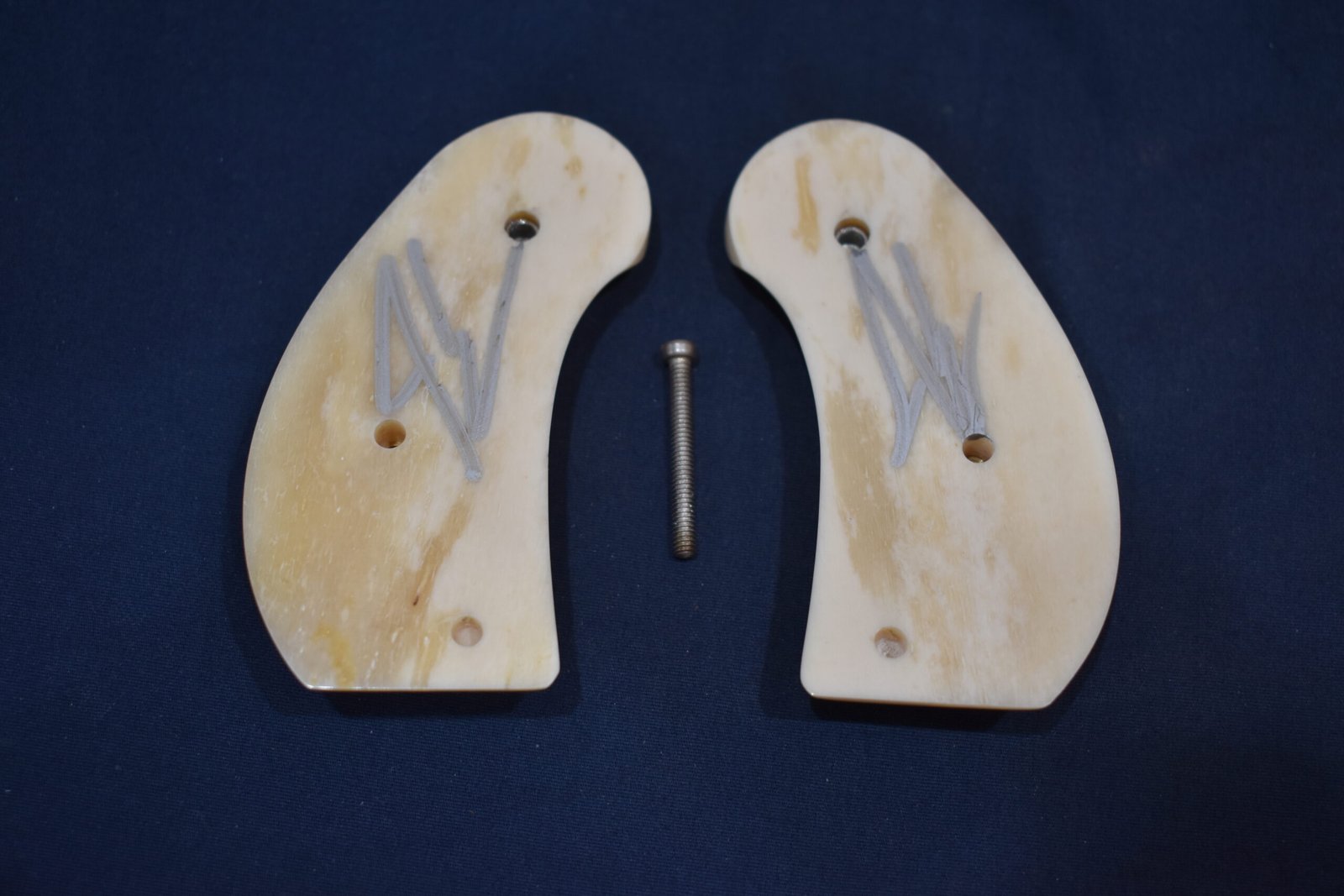 COLT PYTHON PREMIUM GRADE ROUND BUTT GIRAFFE BONE GRIPS CPRBGB1 - Image 4