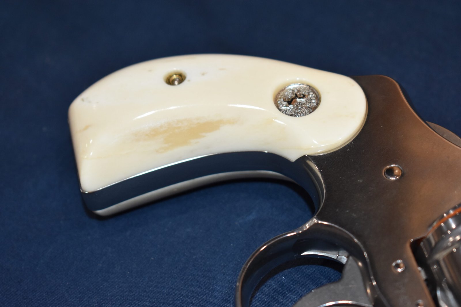 COLT PYTHON PREMIUM GRADE ROUND BUTT GIRAFFE BONE GRIPS CPRBGB1 - Image 12