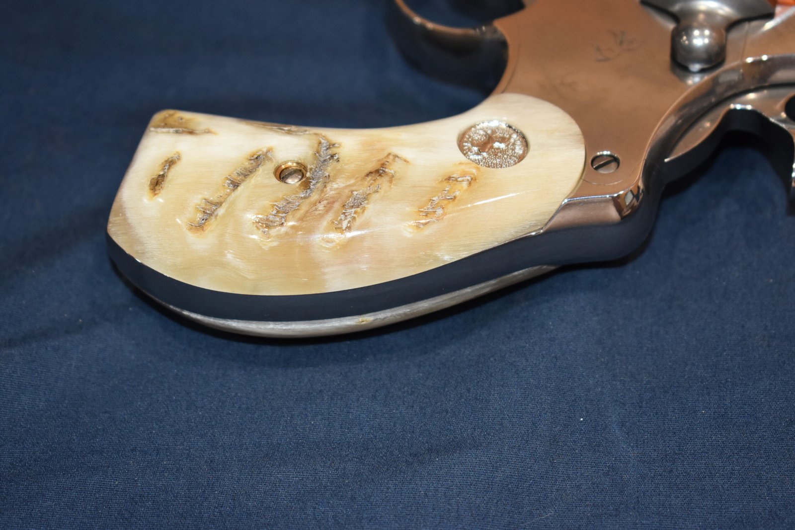 COLT PYTHON PREMIUM GRADE ROUND BUTT GIRAFFE BONE GRIPS CPRBRH1 - Image 6