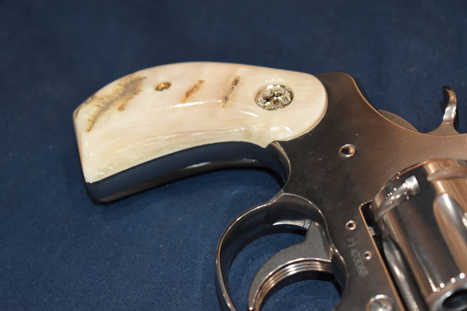COLT PYTHON PREMIUM GRADE ROUND BUTT GIRAFFE BONE GRIPS CPRBRH1 - Image 12