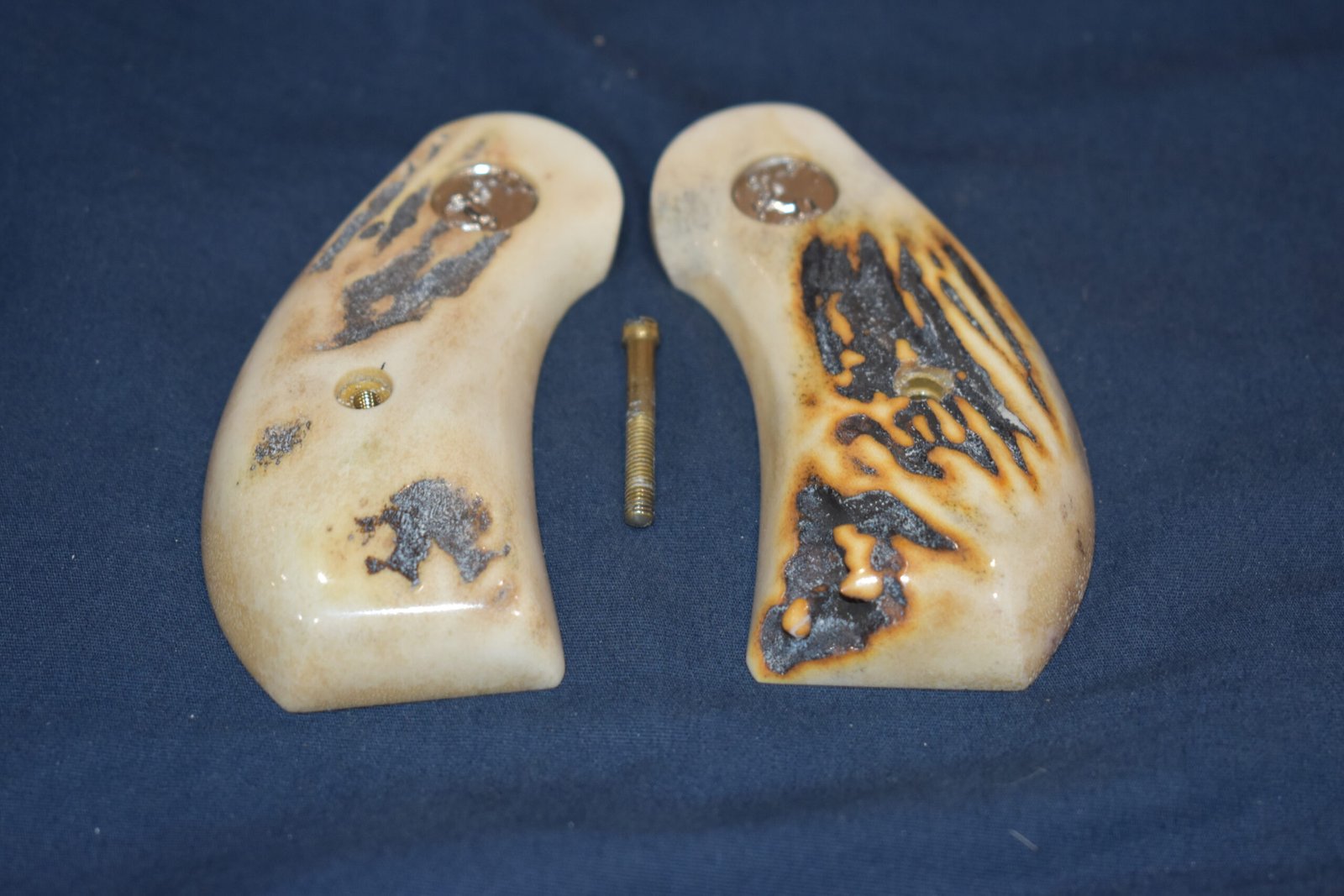 COLT PYTHON ROUND BUTT SAMBAR STAG GRIPS CPRBRSS1 - Image 3