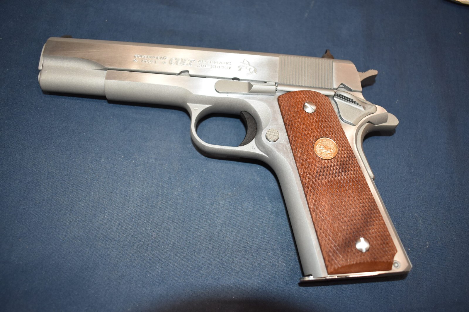 COLT 1911 CHECKERED WOOD GRIPS 1911W8 - Image 5