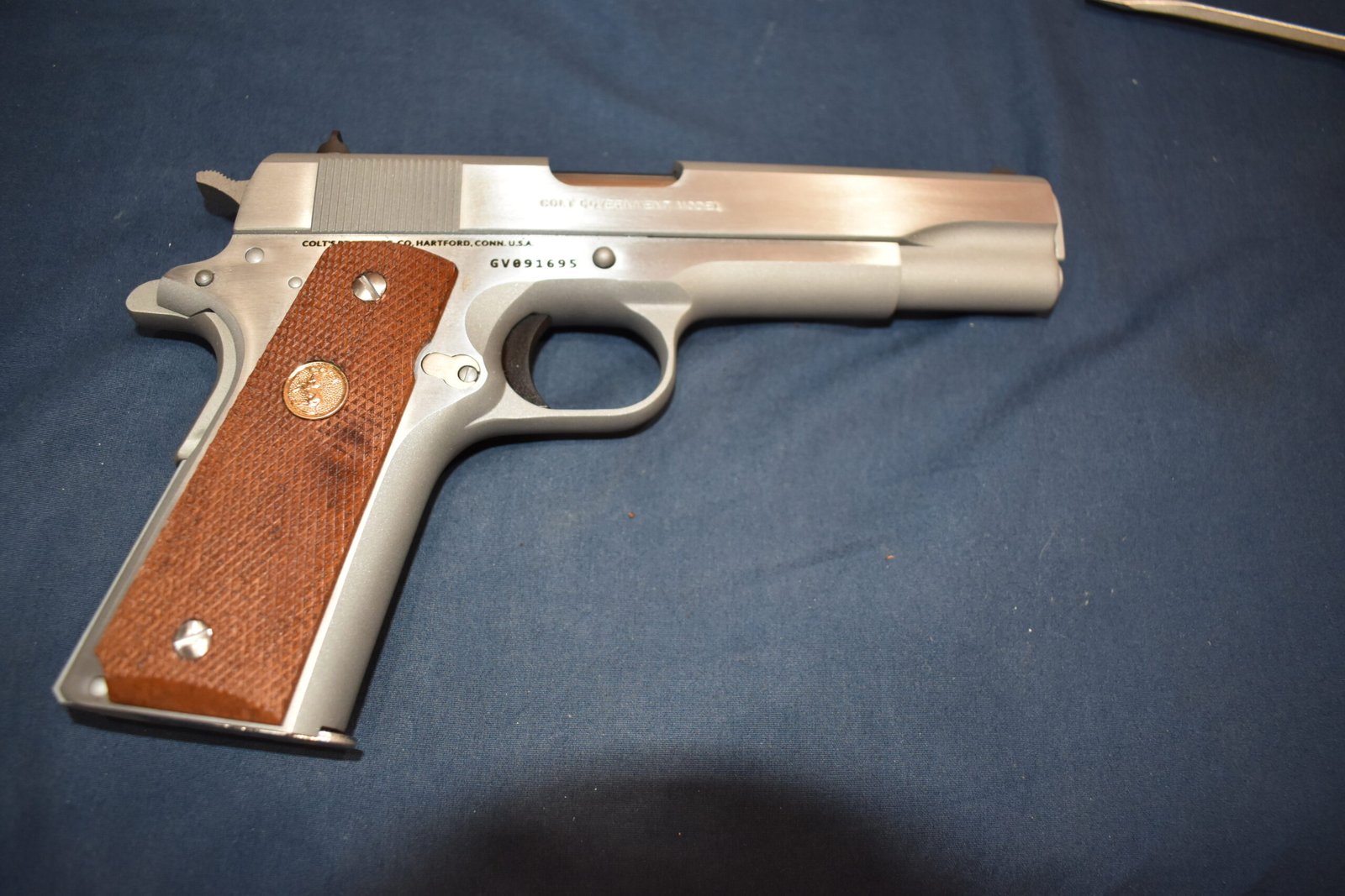 COLT 1911 CHECKERED WOOD GRIPS 1911W8 - Image 8