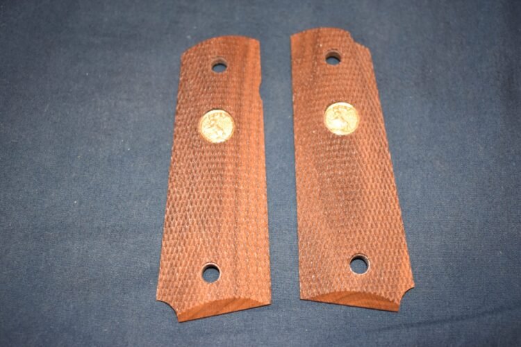 COLT 1911 CHECKERED WOOD GRIPS 1911W9