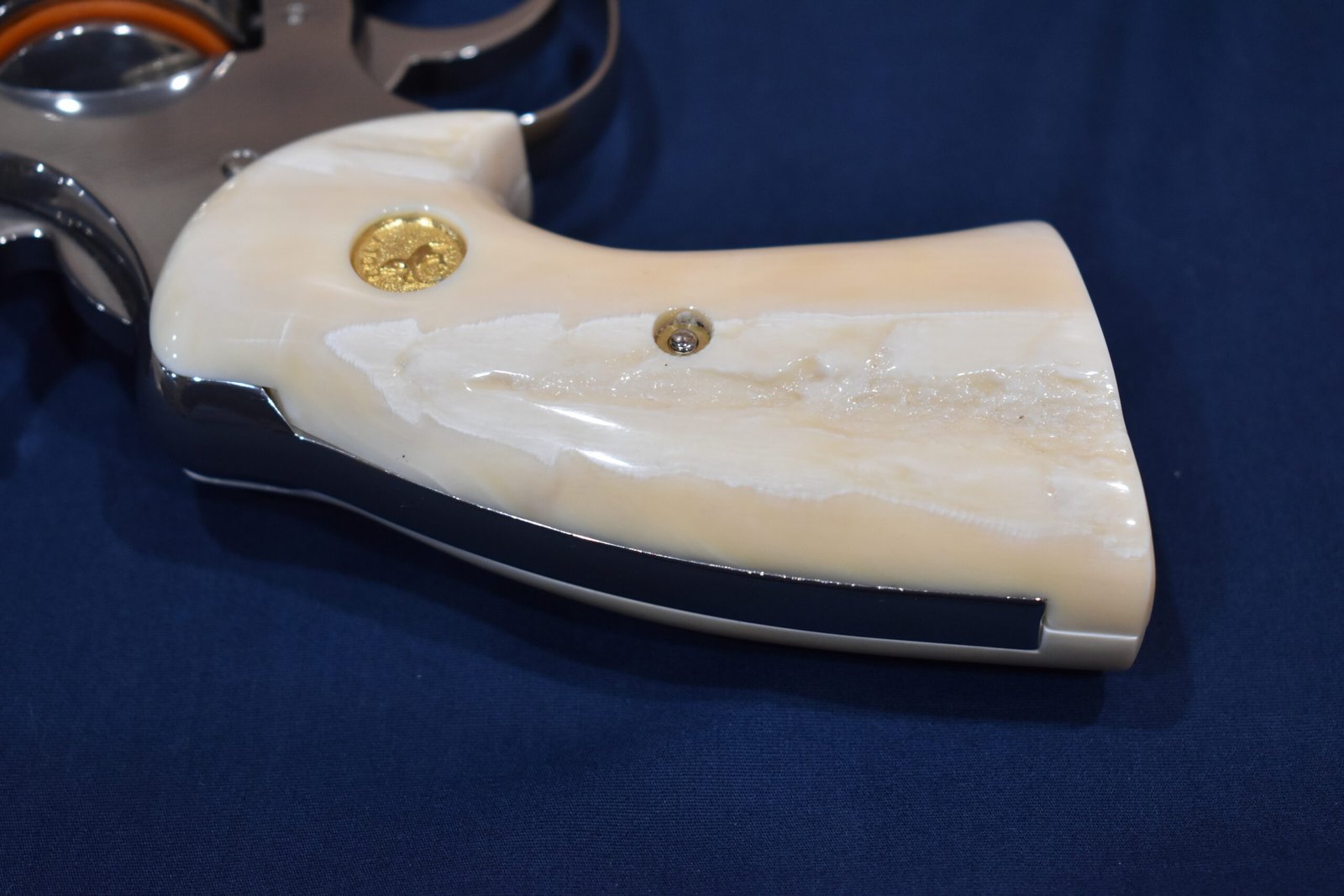 COLT PYTHON FOSSILIZED WALRUS IVORY GRIPS CPWIT1 - Image 7