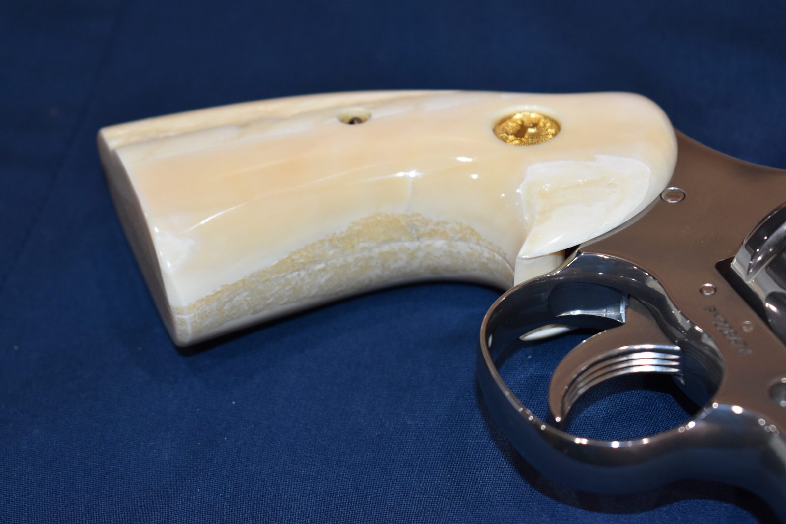 COLT PYTHON FOSSILIZED WALRUS IVORY GRIPS CPWIT1 - Image 12