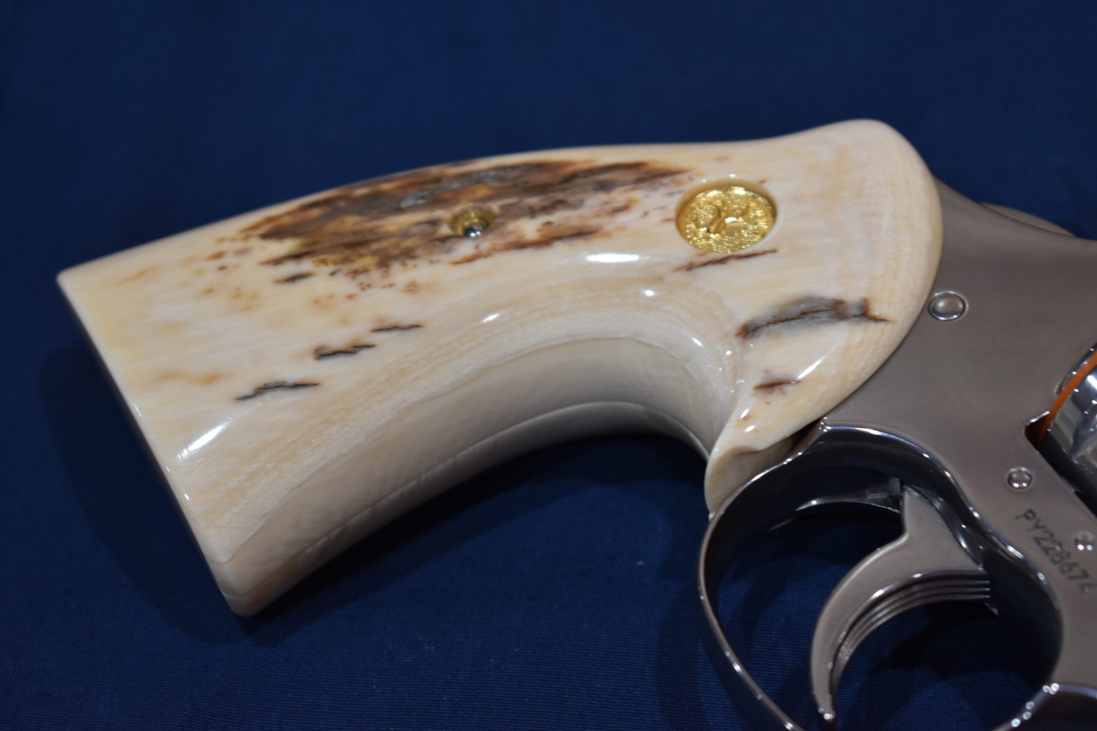 COLT PYTHON MAMMOTH IVORY GRIPS CPMIT1 - Image 12