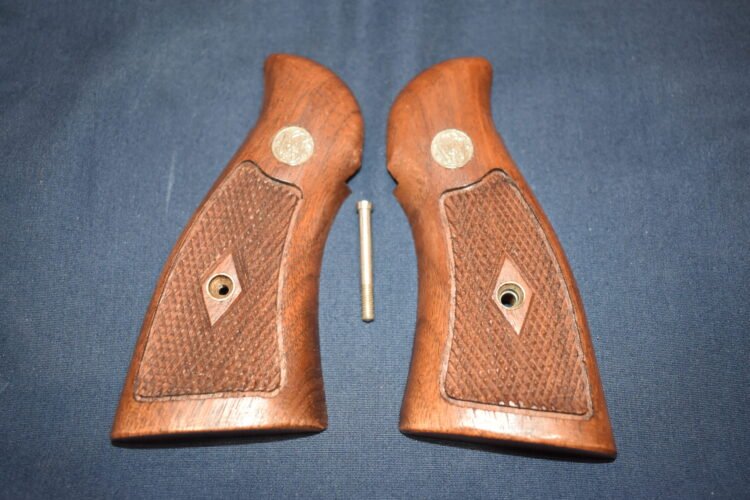 SMITH & WESSON N FRAME DIAMOND MAGNA TRANSITIONAL NON NUMBERED GRIPS NDM22