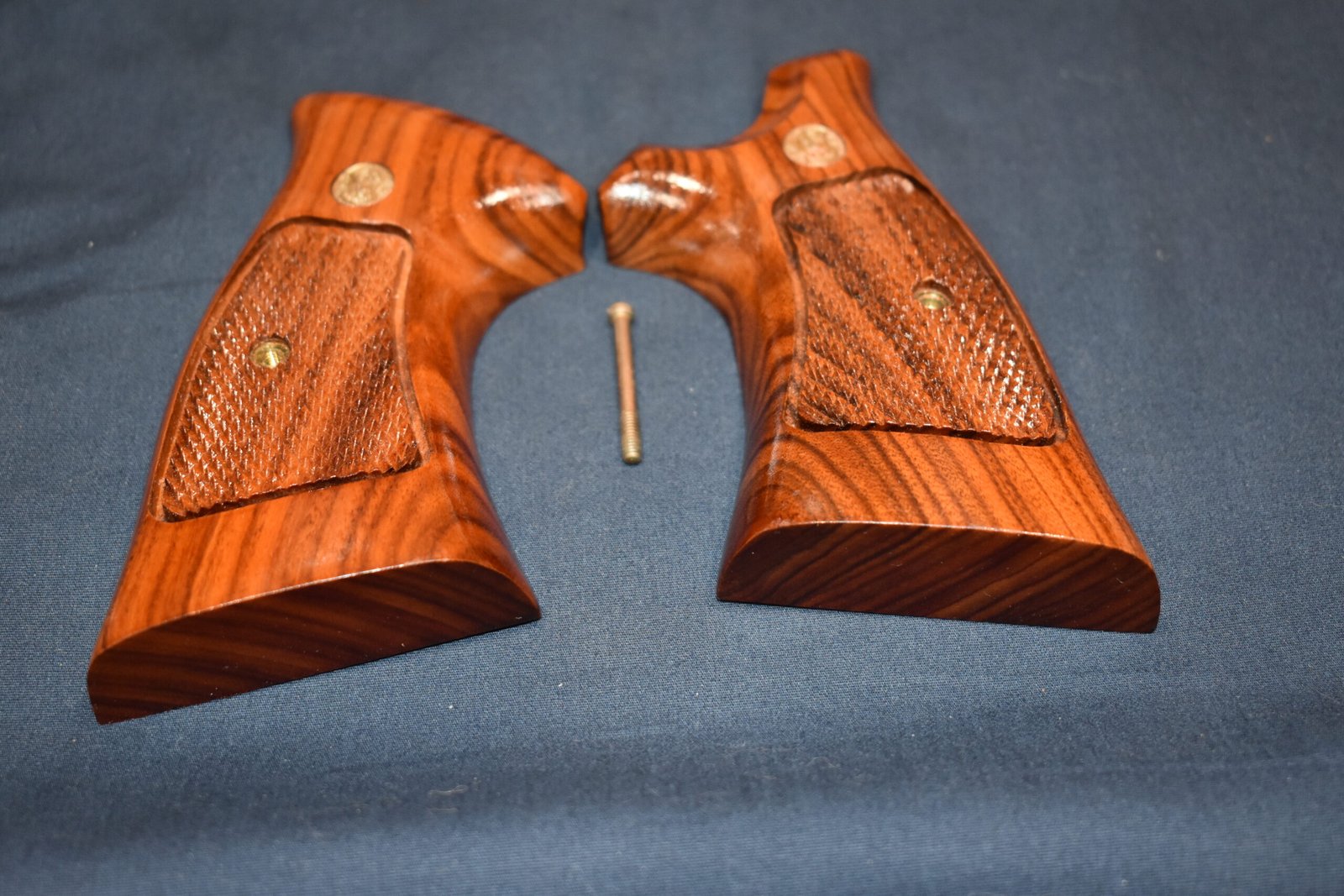 SMITH & WESSON FACTORY N FRAME TARGET GRIPS NT80 - Image 3