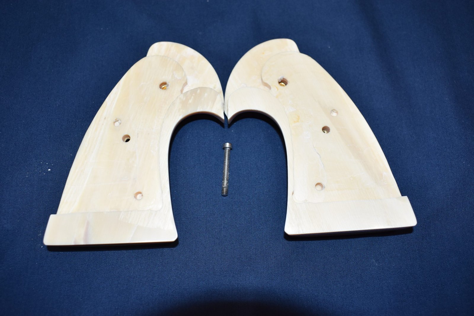 COLT PYTHON MAMMOTH IVORY GRIPS CPMIT1 - Image 4